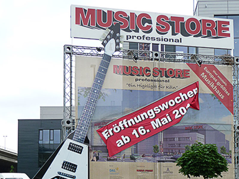Metallbau Hollax Werbeanlage Music Store Köln